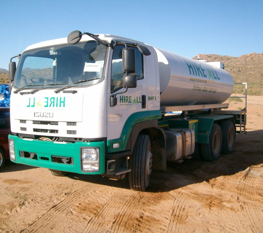 Hire All water tanker truck on site